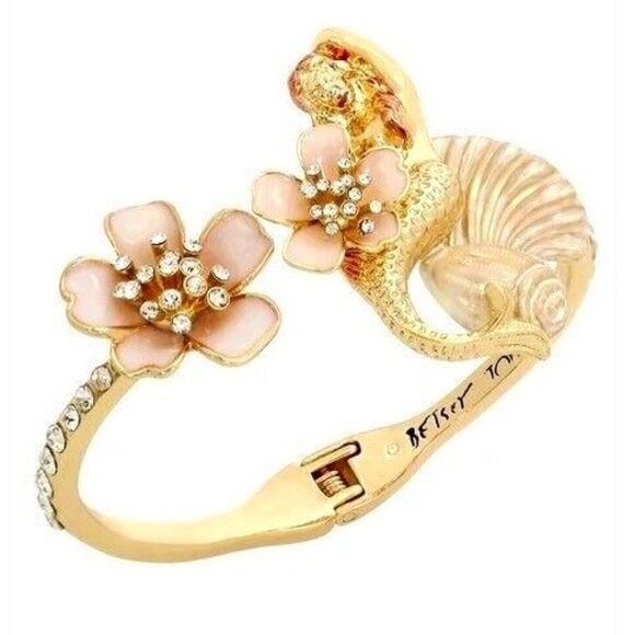 Betsey Johnson Bracelet Shell Yeah Mermaid Hinge Bangle Seashell Crystal Enamel - Picture 2 of 13